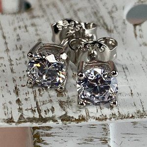 Sterling Silver Woman's 5mm Round CZ Stud Earrings